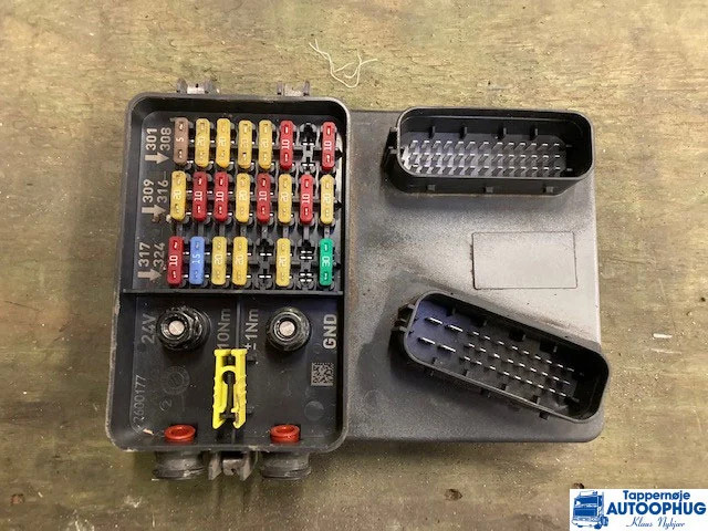 Scania APS Air dryer P/N: 2440300 - Sistema eléctrico para Camión: foto 5 Scania APS Air dryer P/N: 2440300 - Sistema eléctrico para Camión: foto 5