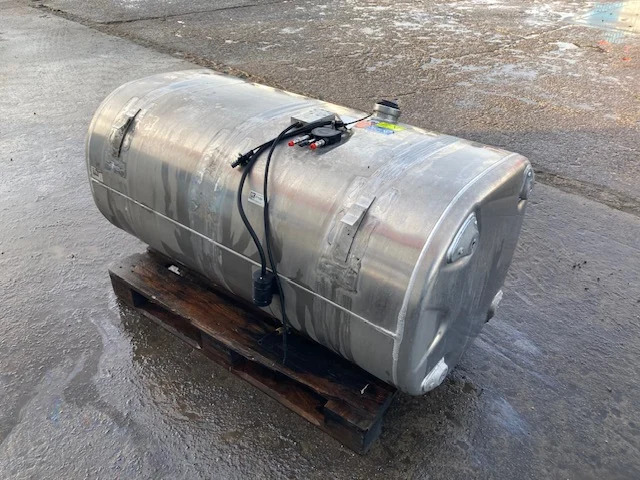 Scania Diesel tank – Scania 2714200 - Depósito de combustible para Camión: foto 3 Scania Diesel tank – Scania 2714200 - Depósito de combustible para Camión: foto 3
