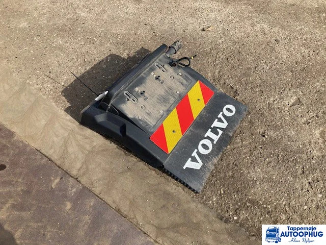 Volvo FH / FM Bagskærme - Carrocería y exterior para Camión: foto 3 Volvo FH / FM Bagskærme - Carrocería y exterior para Camión: foto 3