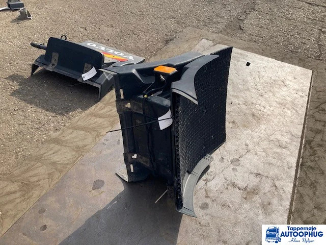 Volvo FH / FM Bagskærme - Carrocería y exterior para Camión: foto 1 Volvo FH / FM Bagskærme - Carrocería y exterior para Camión: foto 1