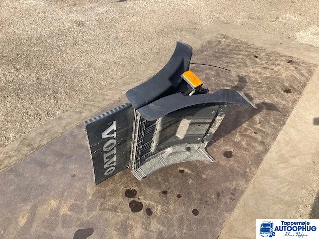 Volvo FH / FM Bagskærme - Carrocería y exterior para Camión: foto 2 Volvo FH / FM Bagskærme - Carrocería y exterior para Camión: foto 2