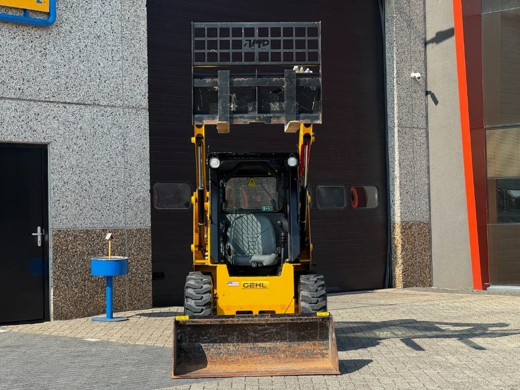 Gehl R135 / Mantitou 1350R, 2022, 115 hours! - Excavadora de cadenas: foto 3 Gehl R135 / Mantitou 1350R, 2022, 115 hours! - Excavadora de cadenas: foto 3
