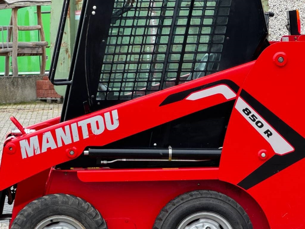 Manitou 850R, 2021, 365 hours! - Miniexcavadora: foto 2 Manitou 850R, 2021, 365 hours! - Miniexcavadora: foto 2