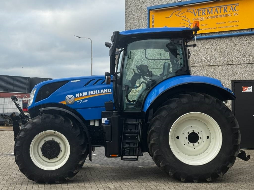 New Holland T7.225AC, frontlinkage, airbrakes, 50k, 2023!! - Tractor: foto 2 New Holland T7.225AC, frontlinkage, airbrakes, 50k, 2023!! - Tractor: foto 2
