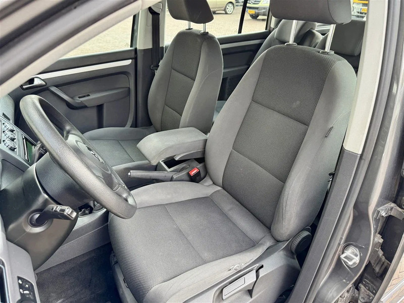 Volkswagen Touran 1.2 TSI 105pk 7 Pers LMV export - Coche: foto 5 Volkswagen Touran 1.2 TSI 105pk 7 Pers LMV export - Coche: foto 5