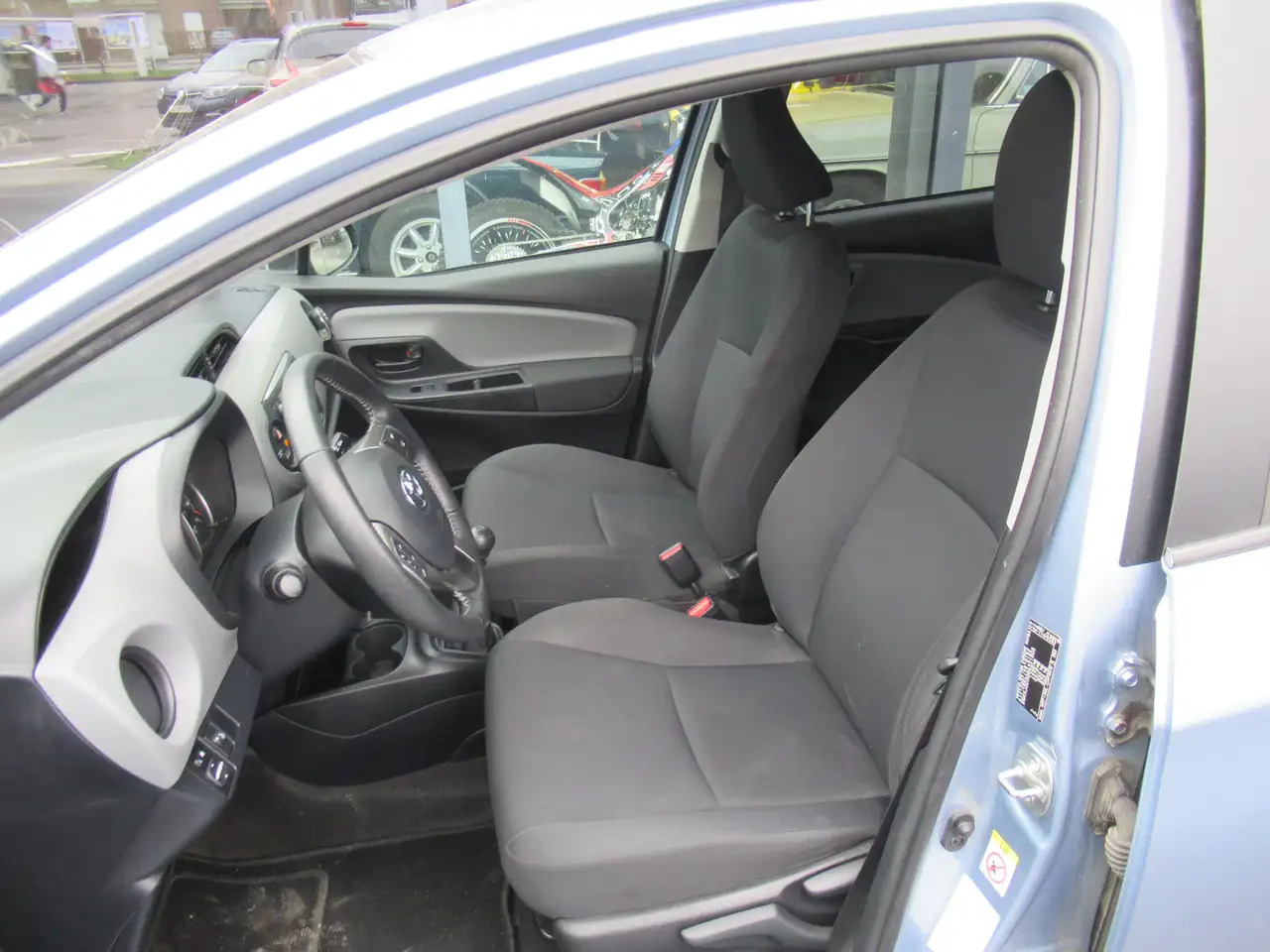 Toyota Yaris Yaris 1.33i VVT-i Active and pack Live 2 - Coche: foto 5 Toyota Yaris Yaris 1.33i VVT-i Active and pack Live 2 - Coche: foto 5