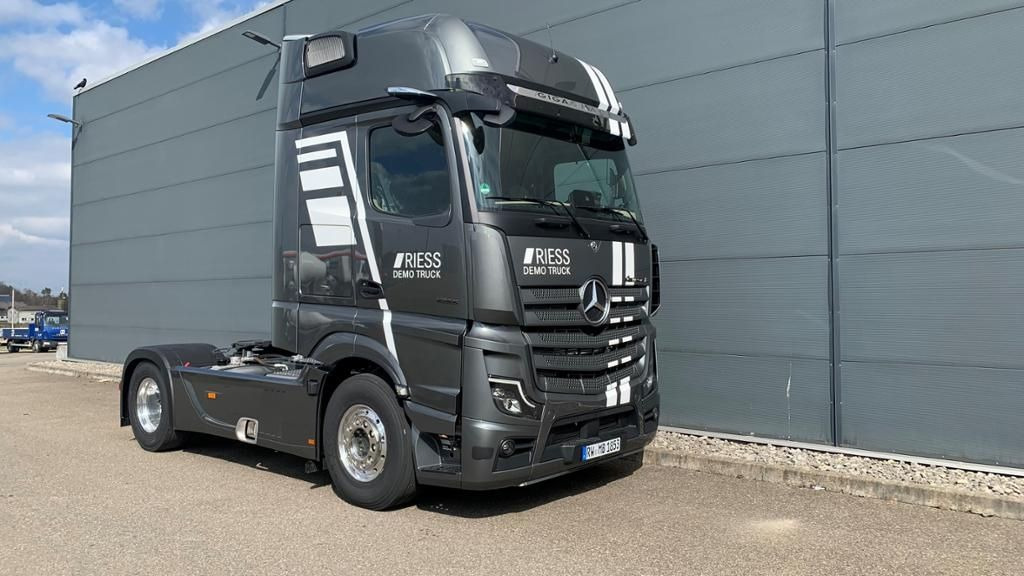 Mercedes-Benz Actros 1853 LS - Cabeza tractora: foto 1 Mercedes-Benz Actros 1853 LS - Cabeza tractora: foto 1