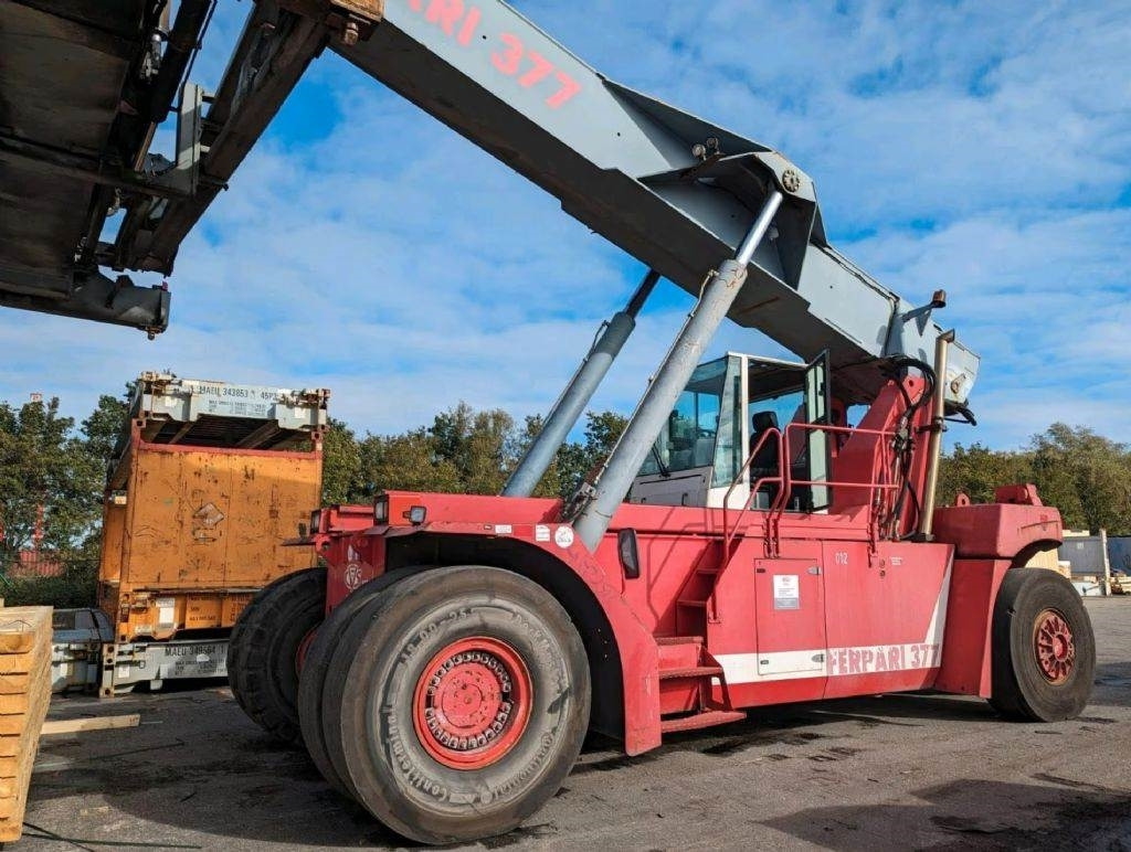 CVS Ferrari F377.5 PB - Reach stacker: foto 1 CVS Ferrari F377.5 PB - Reach stacker: foto 1