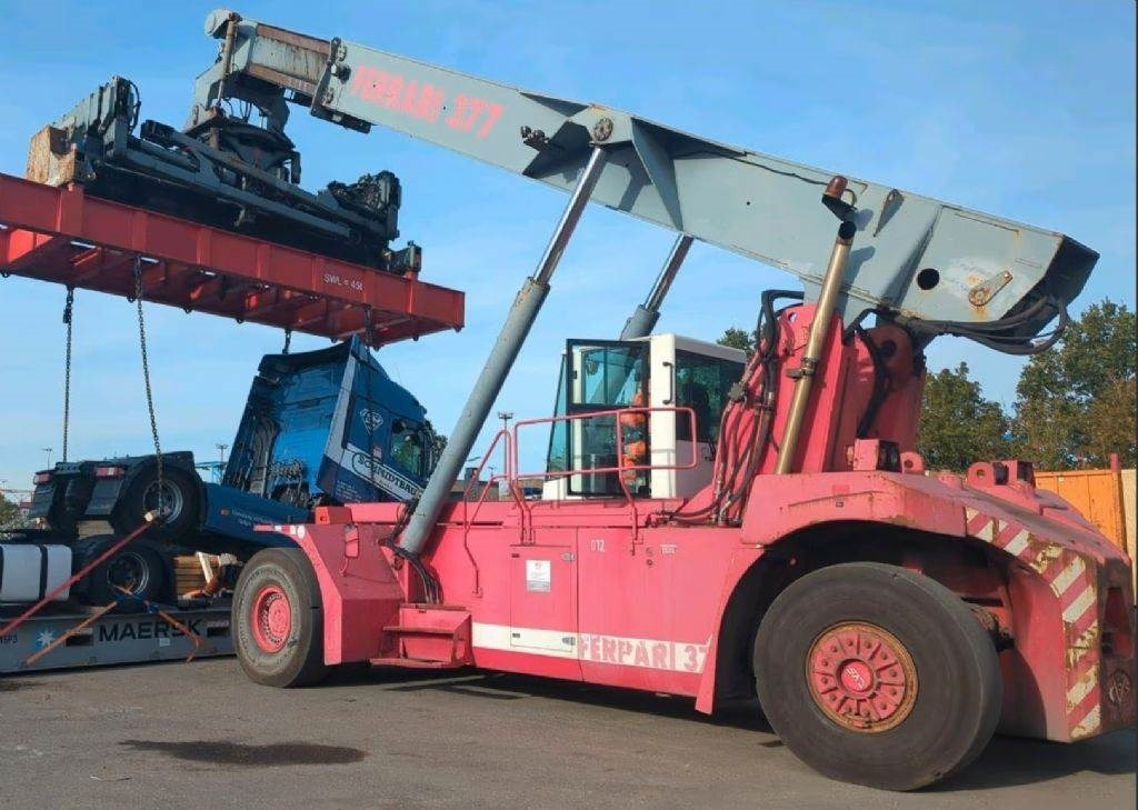 CVS Ferrari F377.5 PB - Reach stacker: foto 2 CVS Ferrari F377.5 PB - Reach stacker: foto 2