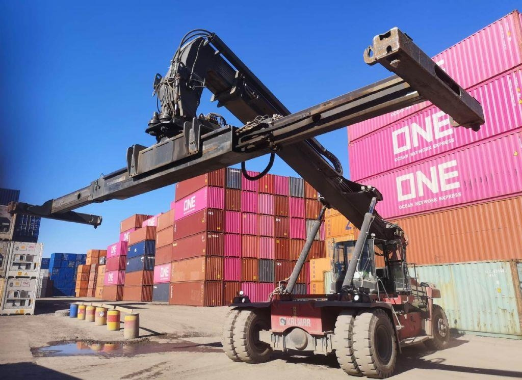 Kalmar DRG100-54S6 - Reach stacker: foto 1 Kalmar DRG100-54S6 - Reach stacker: foto 1