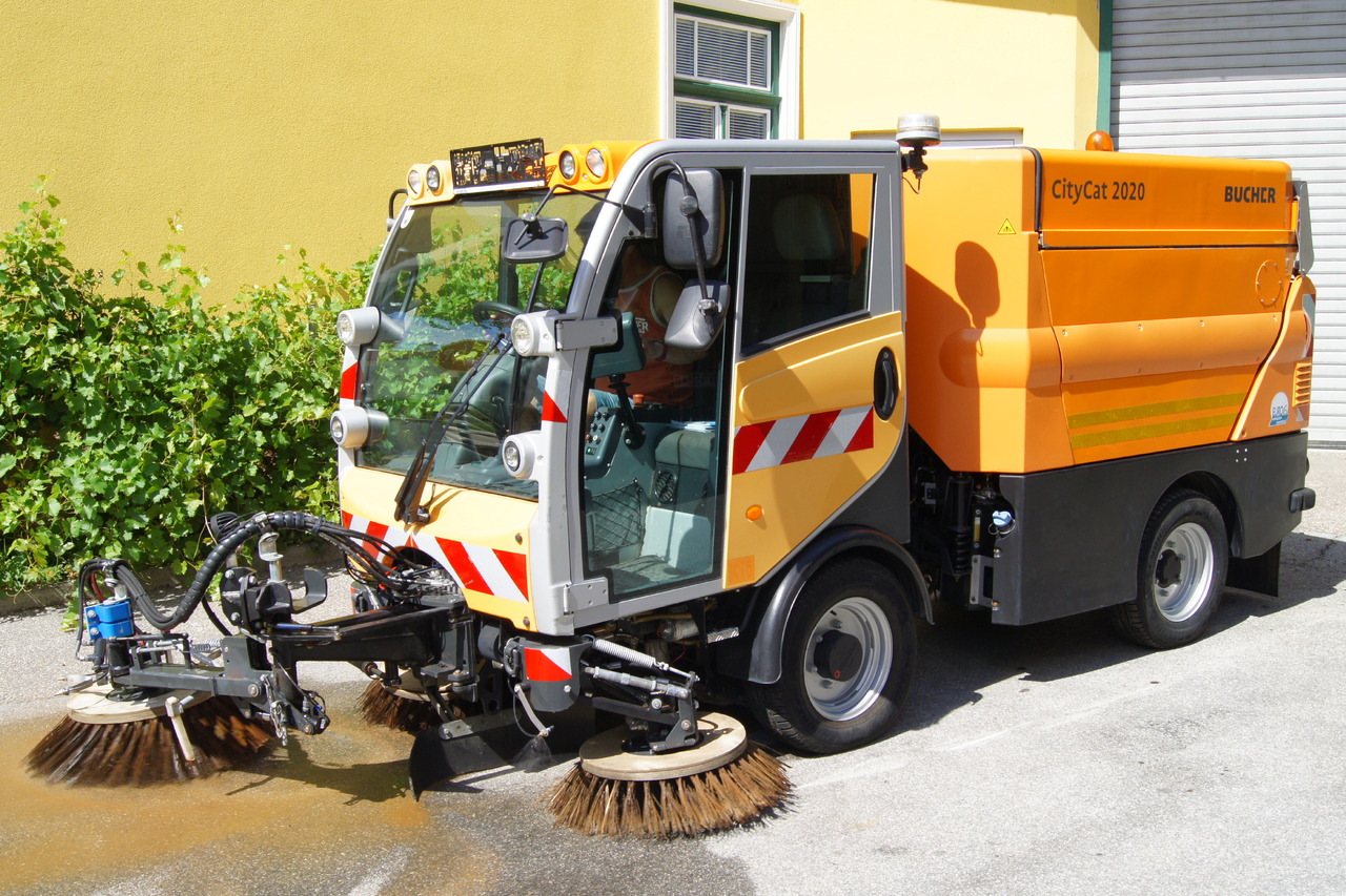 BUCHER BUCHER CityCat 2020 XL/Euro 6/L + R Kehrmaschine/Frontbesen - Barredora vial: foto 2 BUCHER BUCHER CityCat 2020 XL/Euro 6/L + R Kehrmaschine/Frontbesen - Barredora vial: foto 2