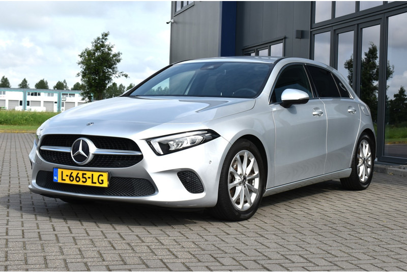 Mercedes-Benz A-Klasse 200 | Business Solution * 163 PK * Camera * LED * MBUX - Hatchback: foto 1 Mercedes-Benz A-Klasse 200 | Business Solution * 163 PK * Camera * LED * MBUX - Hatchback: foto 1