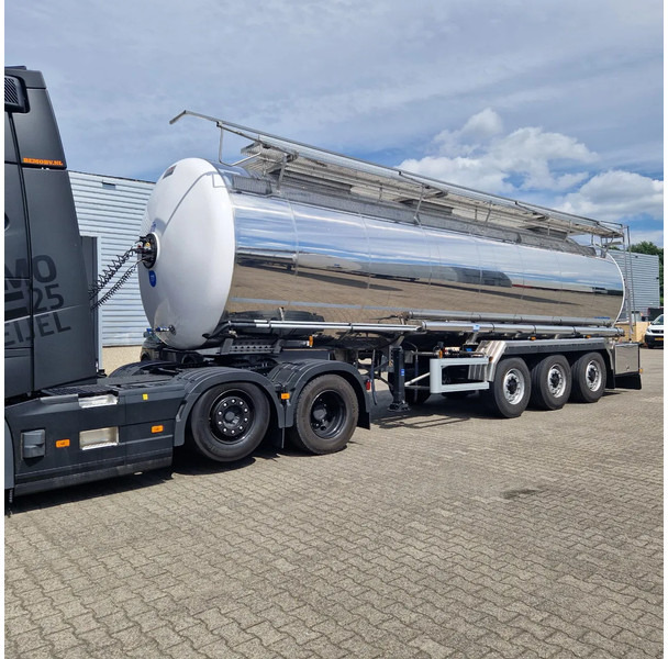 Magyar 36000 liter 1 kamer levensmiddelen tankoplegger TE HUUR / TE KOOP - Semirremolque cisterna: foto 1 Magyar 36000 liter 1 kamer levensmiddelen tankoplegger TE HUUR / TE KOOP - Semirremolque cisterna: foto 1