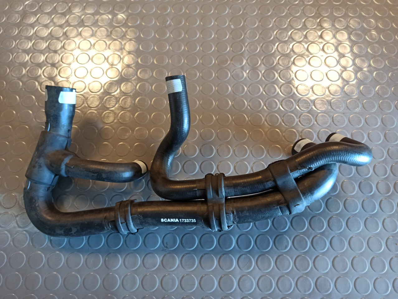 SCANIA HOSE - 1733735 - Motor y piezas para Camión: foto 1 SCANIA HOSE - 1733735 - Motor y piezas para Camión: foto 1