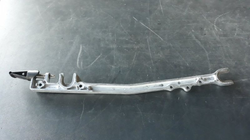 VOLVO LOCK ATTACHMENT 20530282 - Bastidor/ Chasis para Camión: foto 1 VOLVO LOCK ATTACHMENT 20530282 - Bastidor/ Chasis para Camión: foto 1