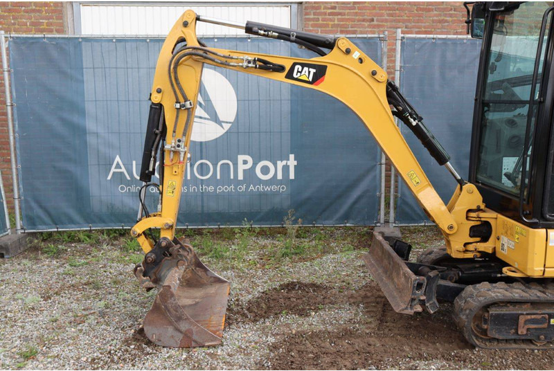 Excavadora de cadenas Caterpillar 302 CR: foto 16 Excavadora de cadenas Caterpillar 302 CR: foto 16