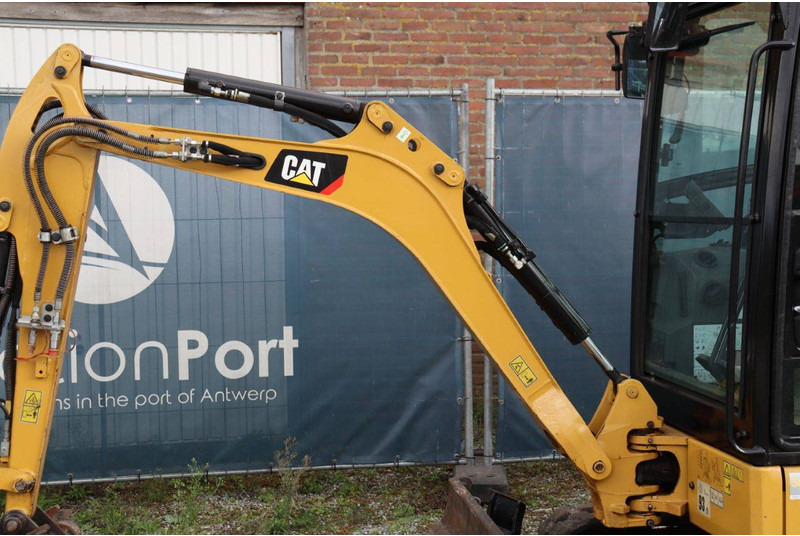 Excavadora de cadenas Caterpillar 302 CR: foto 17 Excavadora de cadenas Caterpillar 302 CR: foto 17