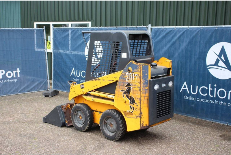 Gehl SL2012 - Cargadora de ruedas: foto 3 Gehl SL2012 - Cargadora de ruedas: foto 3