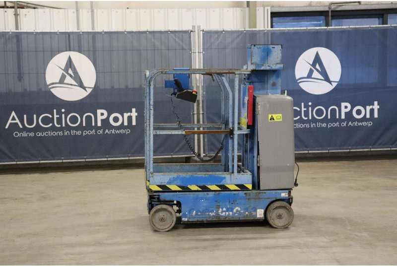 Genie GRC-12 - Plataforma de mástil vertical: foto 1 Genie GRC-12 - Plataforma de mástil vertical: foto 1