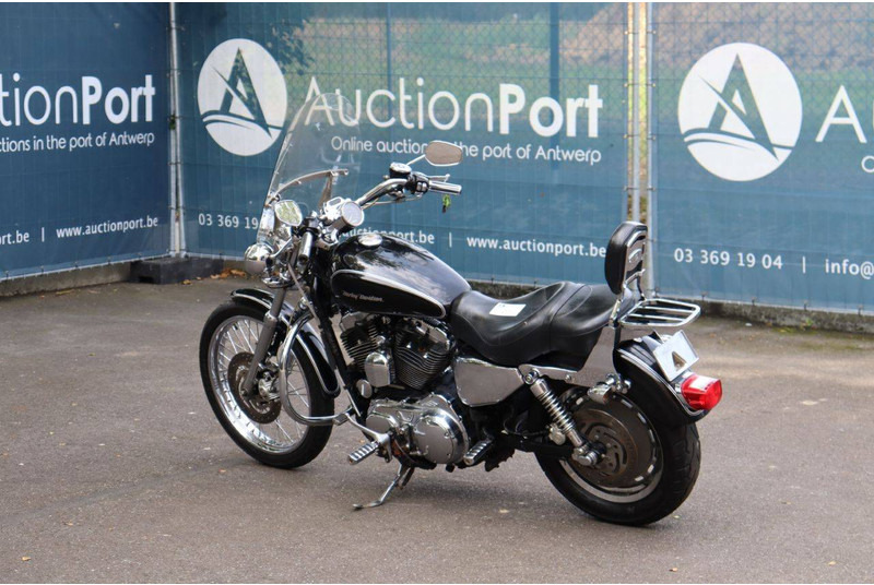 Harley-Davidson Sportster XL1200 Custom - Motocicleta: foto 3 Harley-Davidson Sportster XL1200 Custom - Motocicleta: foto 3