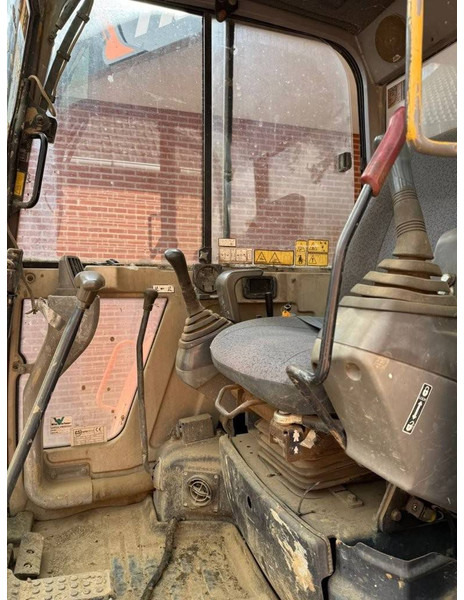 Excavadora de cadenas Hitachi ZH50: foto 9