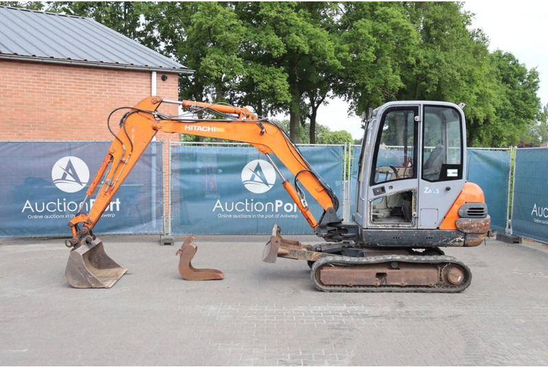 Hitachi ZX35 - Excavadora de cadenas: foto 2 Hitachi ZX35 - Excavadora de cadenas: foto 2