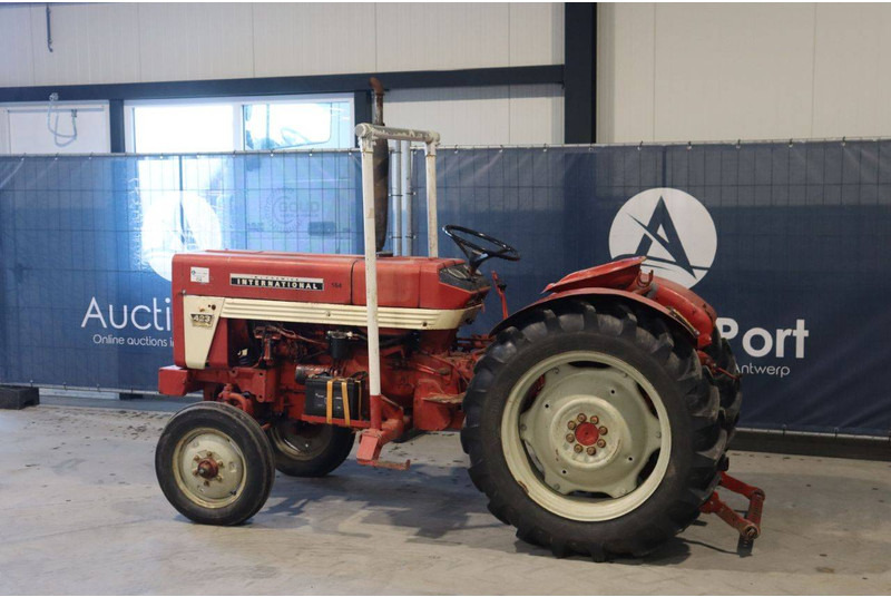 International 423 - Tractor: foto 3 International 423 - Tractor: foto 3