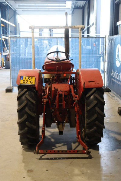 International 423 - Tractor: foto 5 International 423 - Tractor: foto 5