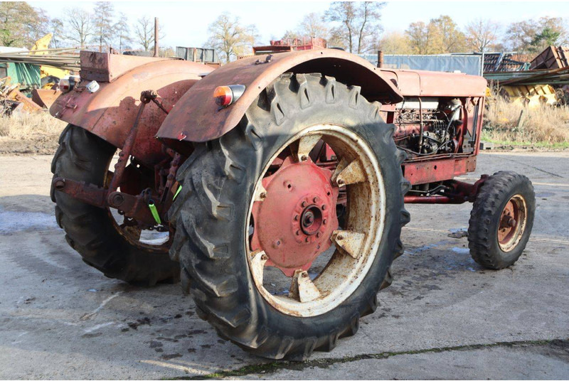 International harvester co 504 D - Tractor: foto 5 International harvester co 504 D - Tractor: foto 5