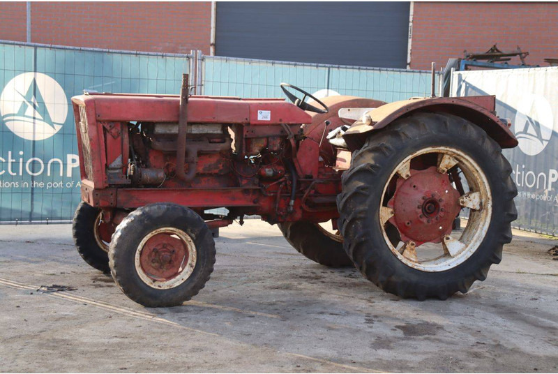 International harvester co 504 D - Tractor: foto 1 International harvester co 504 D - Tractor: foto 1
