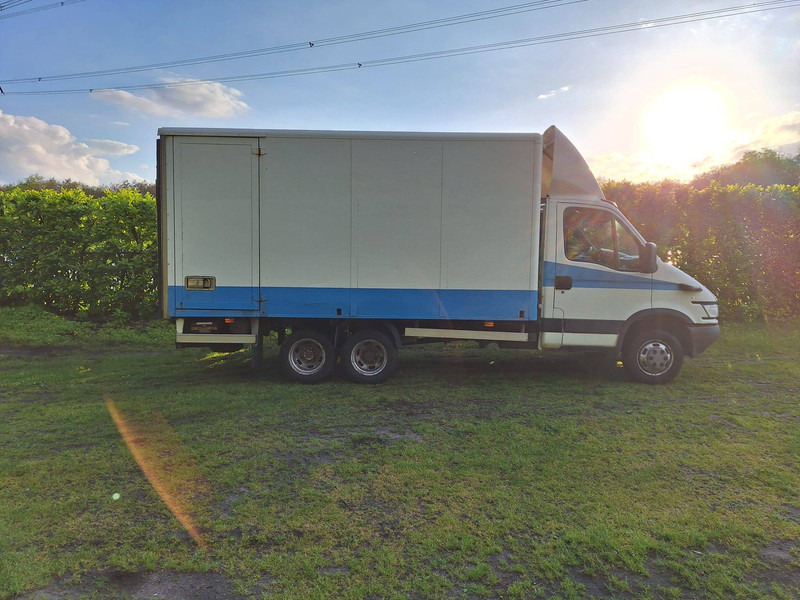 Iveco Daily 40c14 - Furgón: foto 5 Iveco Daily 40c14 - Furgón: foto 5