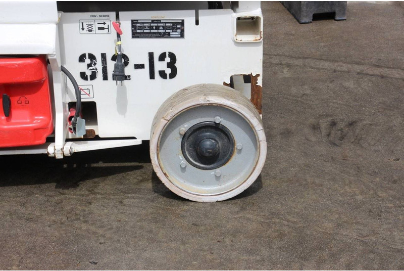 Plataforma de tijeras JLG 3246ES: foto 13 Plataforma de tijeras JLG 3246ES: foto 13