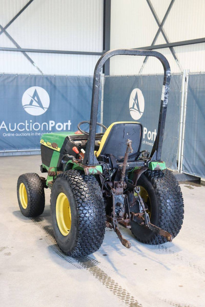 John Deere 4100 - Tractor: foto 4 John Deere 4100 - Tractor: foto 4