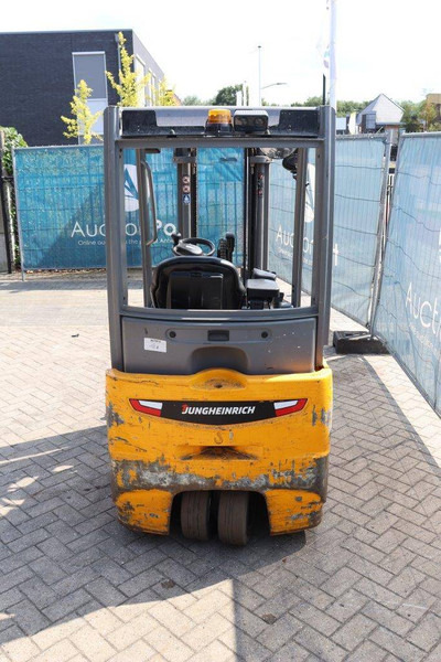 Jungheinrich EFG215 - Carretilla elevadora eléctrica: foto 4 Jungheinrich EFG215 - Carretilla elevadora eléctrica: foto 4