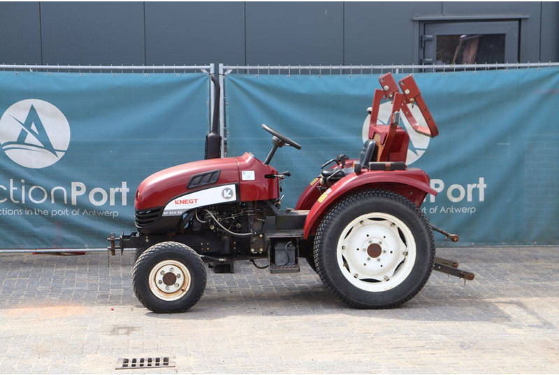 KNEGT DF-254-2 - Tractor: foto 1 KNEGT DF-254-2 - Tractor: foto 1