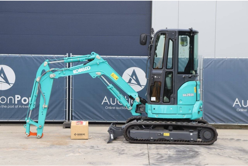 Kobelco SK25SR-6 - Excavadora de cadenas: foto 2 Kobelco SK25SR-6 - Excavadora de cadenas: foto 2