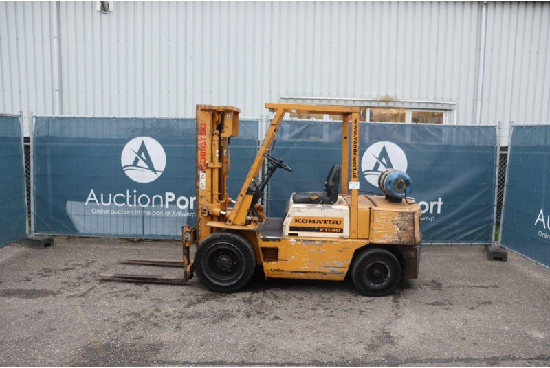 Komatsu FG30-8 - Carretilla elevadora de gas: foto 2 Komatsu FG30-8 - Carretilla elevadora de gas: foto 2