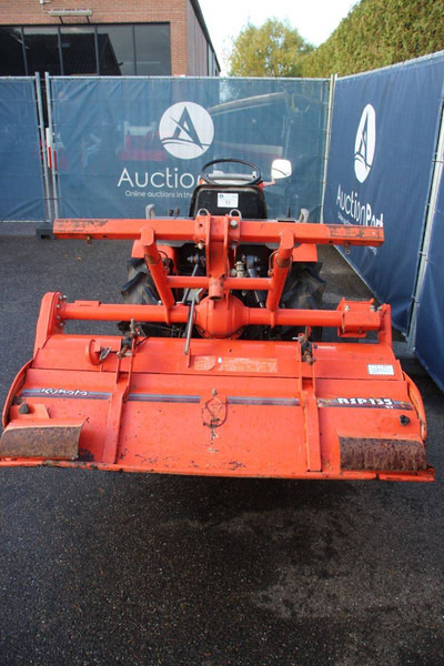 Kubota Aste A-155 - Tractor: foto 4 Kubota Aste A-155 - Tractor: foto 4