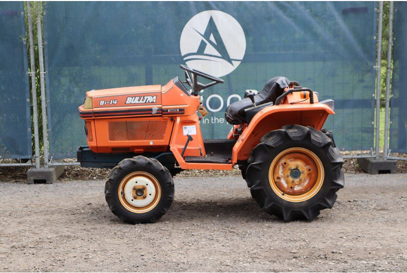 Kubota B1-14 Bulltra - Tractor: foto 2 Kubota B1-14 Bulltra - Tractor: foto 2