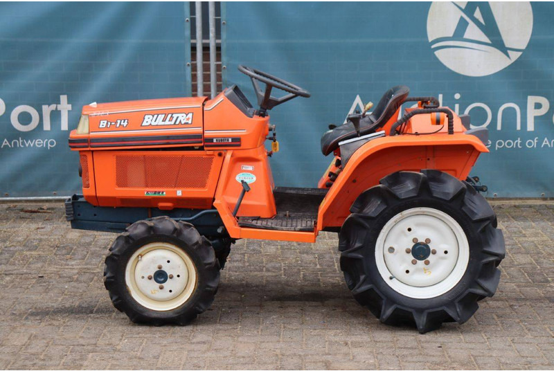 Kubota B1-14 Bulltra - Tractor: foto 2 Kubota B1-14 Bulltra - Tractor: foto 2