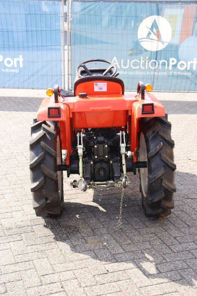 Kubota B1-16 Bulltra - Tractor: foto 5 Kubota B1-16 Bulltra - Tractor: foto 5