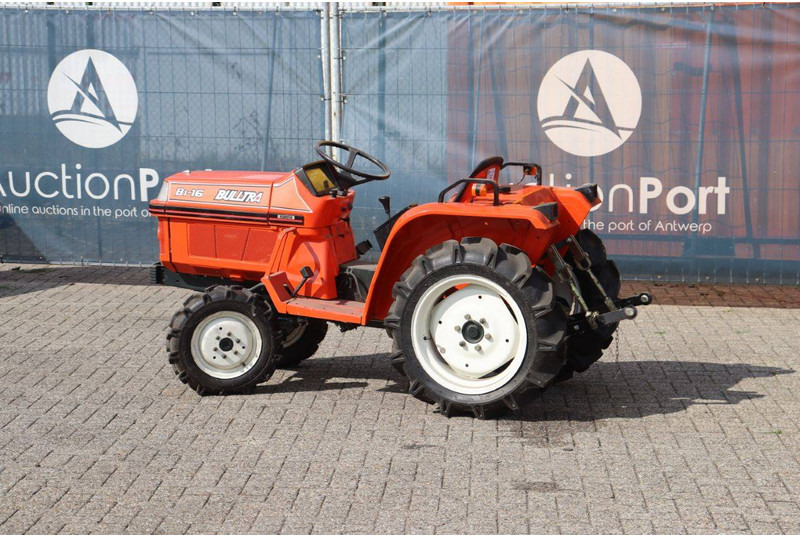 Kubota B1-16 Bulltra - Tractor: foto 3 Kubota B1-16 Bulltra - Tractor: foto 3