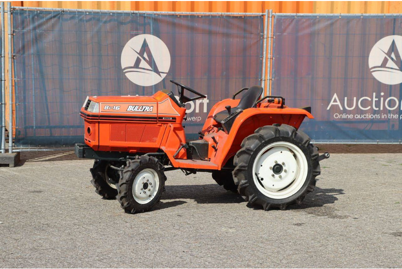 Kubota B1-16 Bulltra - Tractor: foto 1 Kubota B1-16 Bulltra - Tractor: foto 1