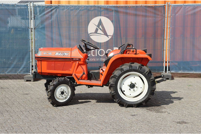 Kubota B1-16 Bulltra - Tractor: foto 2 Kubota B1-16 Bulltra - Tractor: foto 2