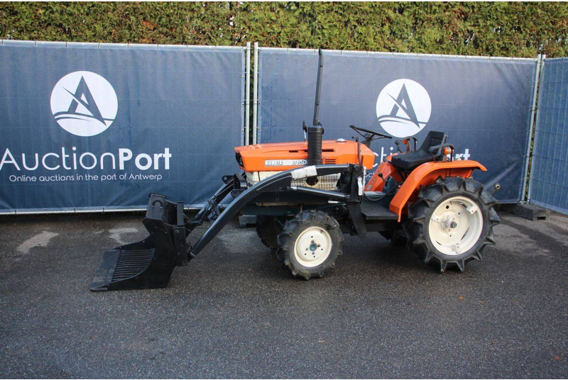 Kubota B1500DT - Tractor: foto 1 Kubota B1500DT - Tractor: foto 1
