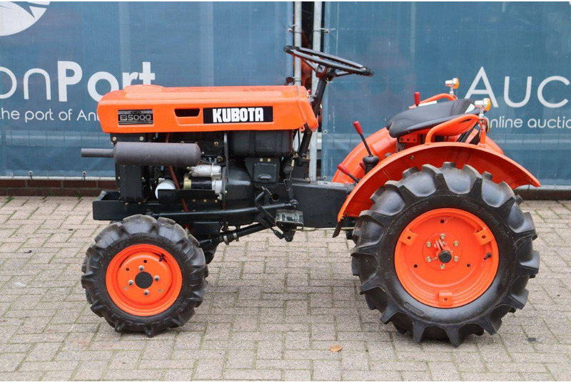 Kubota B5000 - Tractor: foto 2 Kubota B5000 - Tractor: foto 2