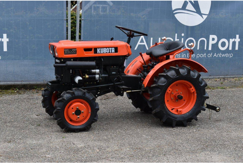 Kubota B5000 - Tractor: foto 1 Kubota B5000 - Tractor: foto 1