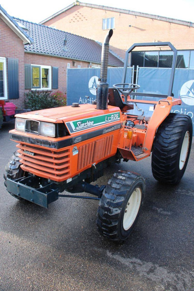 Kubota Sunshine L1-R26 Reverser - Tractor: foto 5 Kubota Sunshine L1-R26 Reverser - Tractor: foto 5