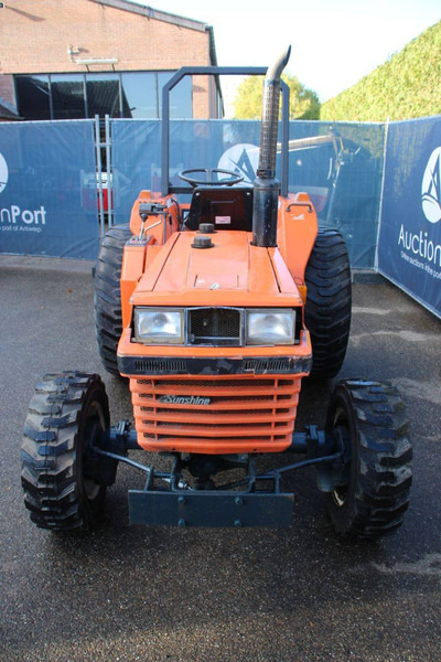 Kubota Sunshine L1-R26 Reverser - Tractor: foto 4 Kubota Sunshine L1-R26 Reverser - Tractor: foto 4