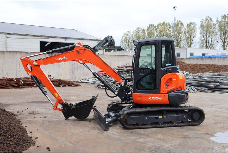 Kubota U55-4 - Excavadora de cadenas: foto 1 Kubota U55-4 - Excavadora de cadenas: foto 1